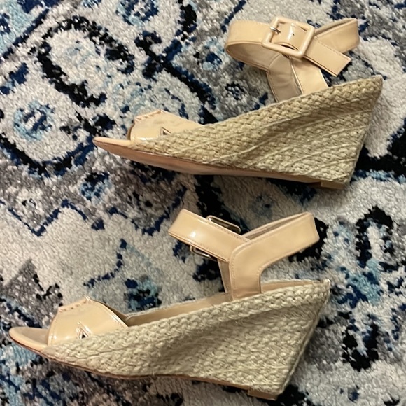 Diane von Furstenberg Nude Sudan Patent Wedge Espadrilles Sandals sz 8.5M - Picture 6 of 16